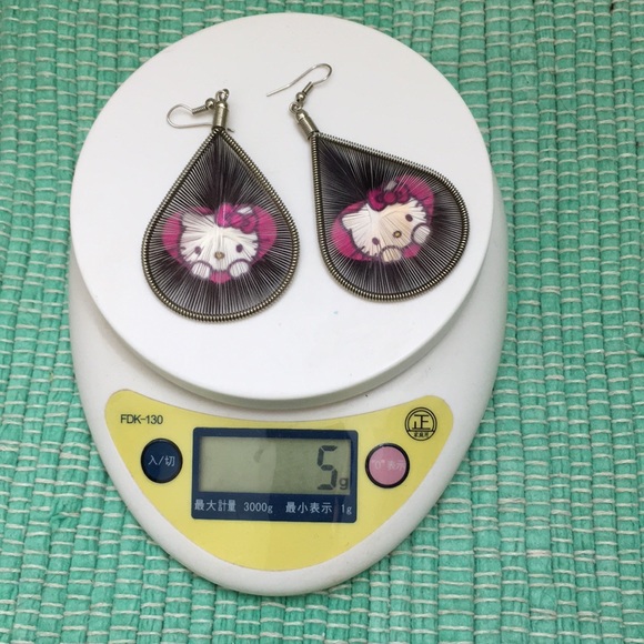 🖤Hello kitty statement earrings - Picture 13 of 13